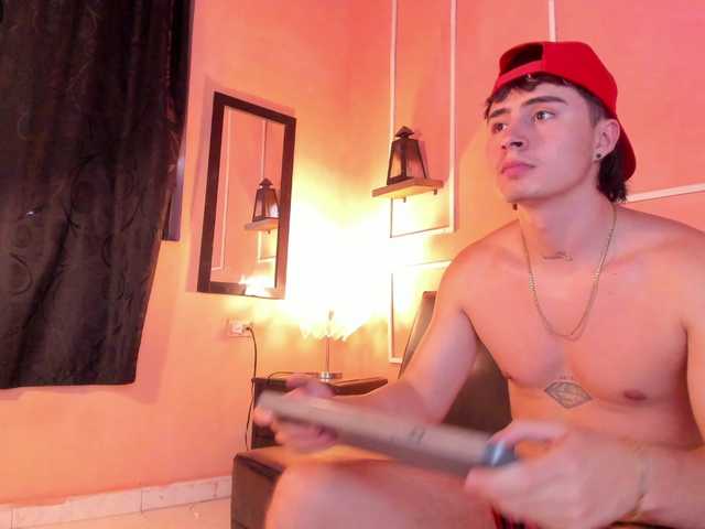 Live sex webcam photo for jhanking #276185919