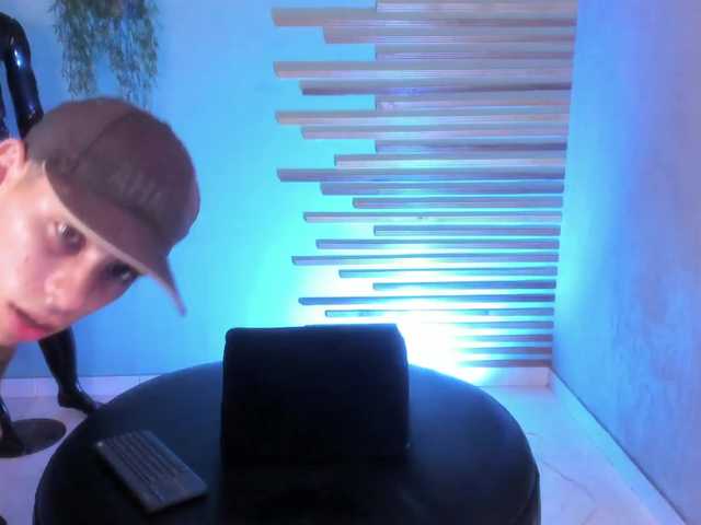 Live sex webcam photo for jharol-cardona #278216989