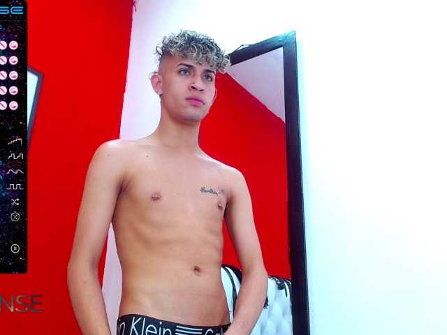 Live sex webcam photo for jhonaiber-boy #275776915