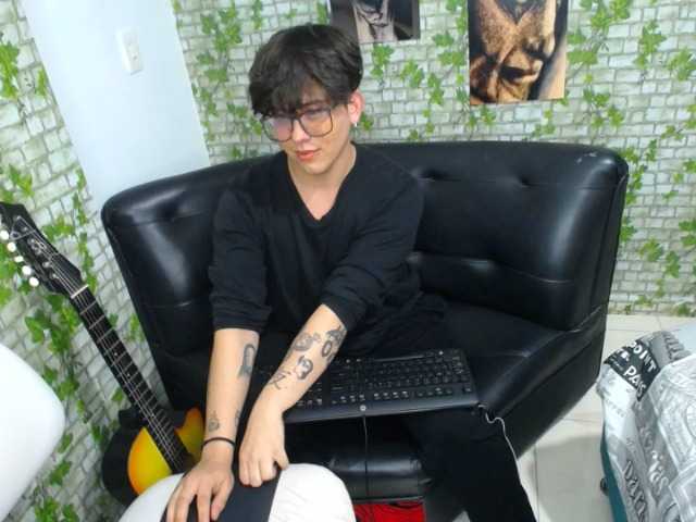 Live sex webcam photo for jhonnytabu #275595209