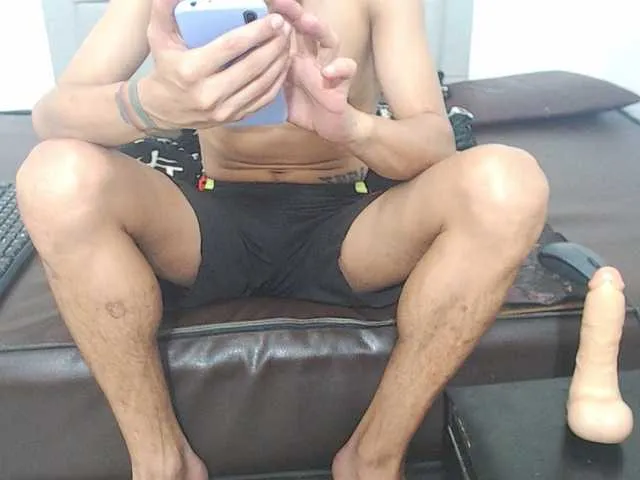 Live sex webcam photo for jhonnyyk #291288559