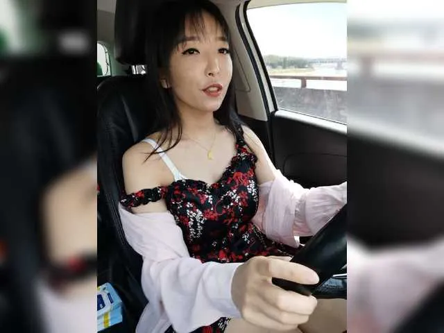 Live sex webcam photo for jinjin111 #273469632