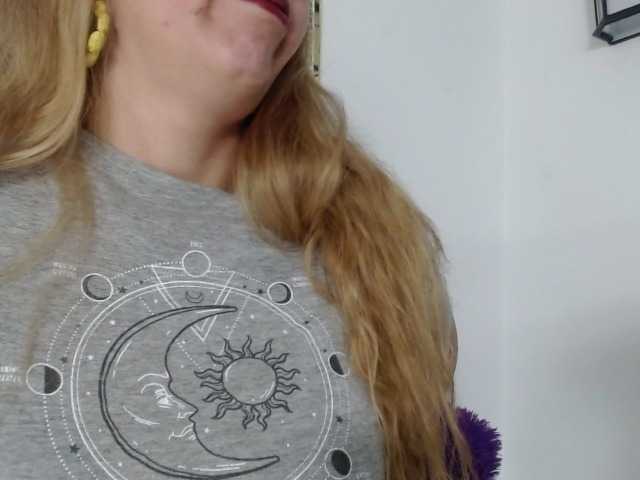 Live sex webcam photo for jipsy-34 #275575712