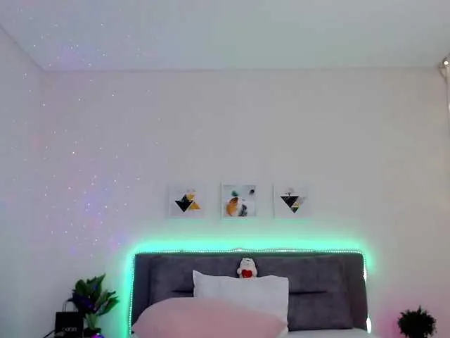 Live sex webcam photo for jiyounghee #276382387