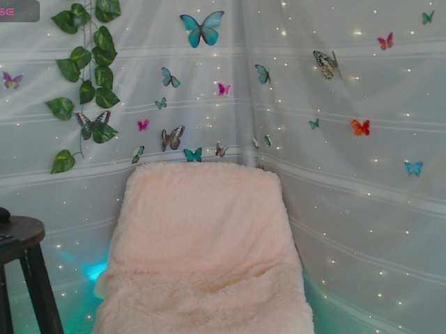 Live sex webcam photo for johansweet1 #290725567