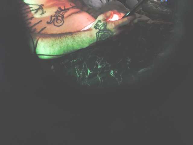 Live sex webcam photo for johnjon33 #277192371