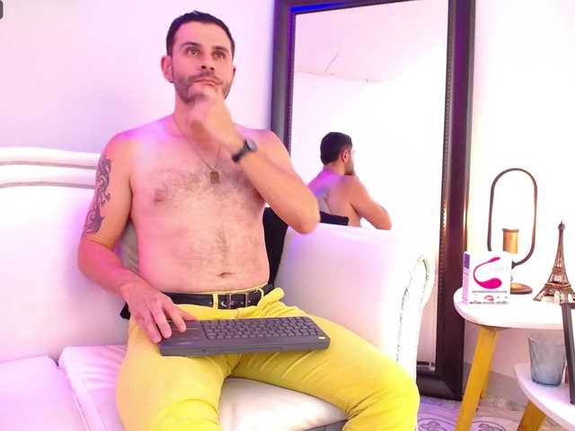 Live sex webcam photo for jonasbeards #275968157