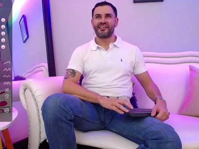 Live sex webcam photo for jonasbeards #276551534