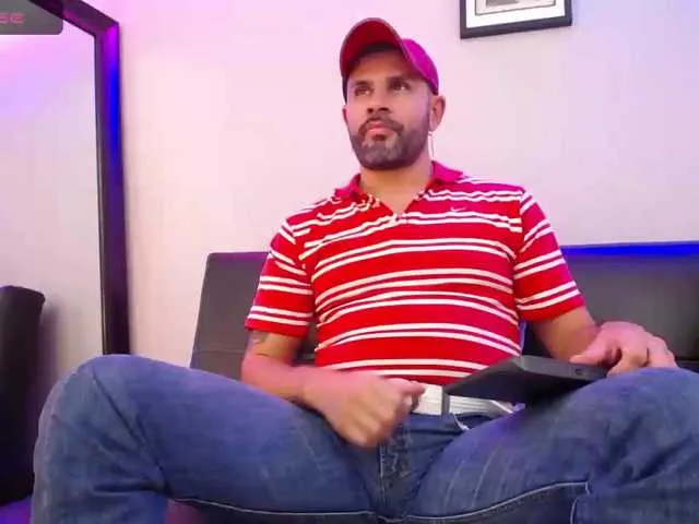 Live sex webcam photo for jonasbeards #277092921