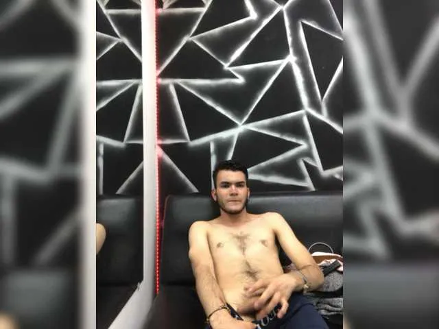 Live sex webcam photo for jorge4 #277698056