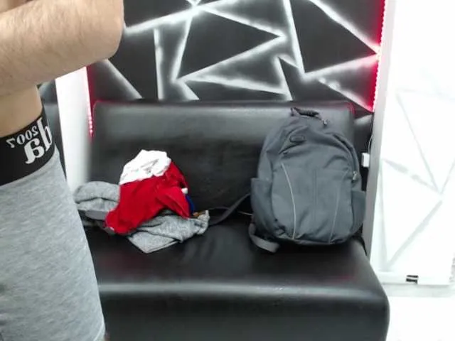 Live sex webcam photo for jorge4 #277737974