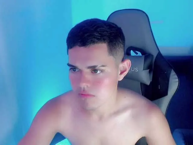 Live sex webcam photo for joshuaa-7 #275859174