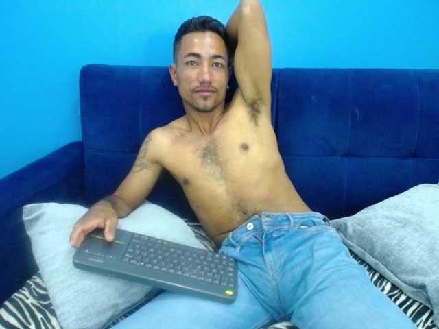 Live sex webcam photo for jossue28-- #278044562