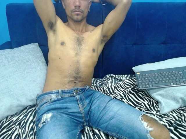 Live sex webcam photo for jossue28-- #278057563