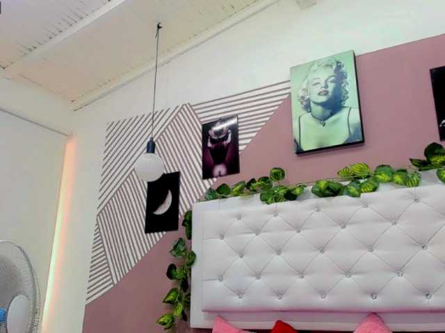 Live sex webcam photo for jostinykhloe #273838269