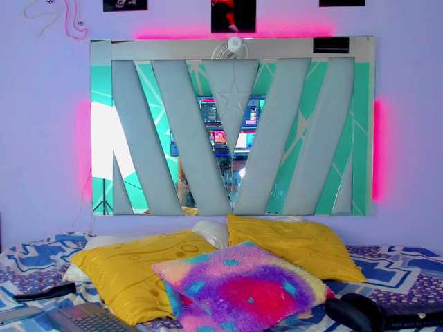 Live sex webcam photo for jostinykhloe #275650819