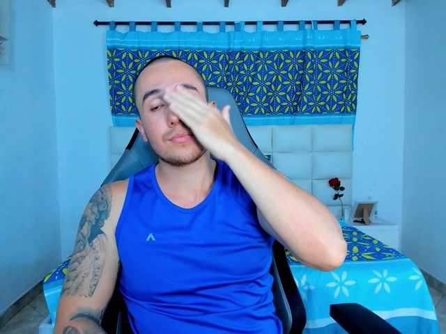 Live sex webcam photo for juan-Jimenez #290351748