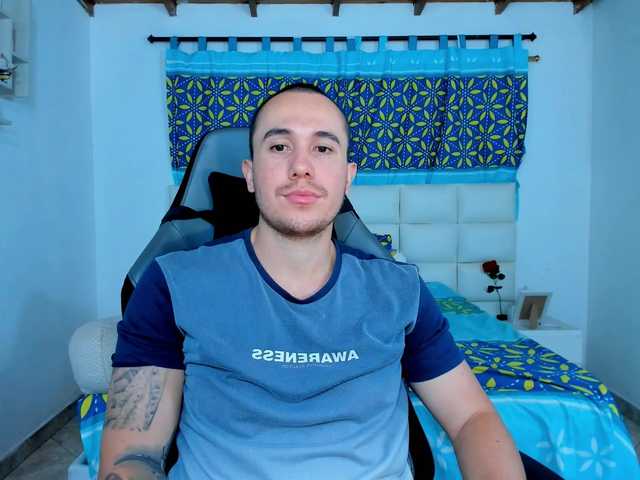 Live sex webcam photo for juan-Jimenez #290449587