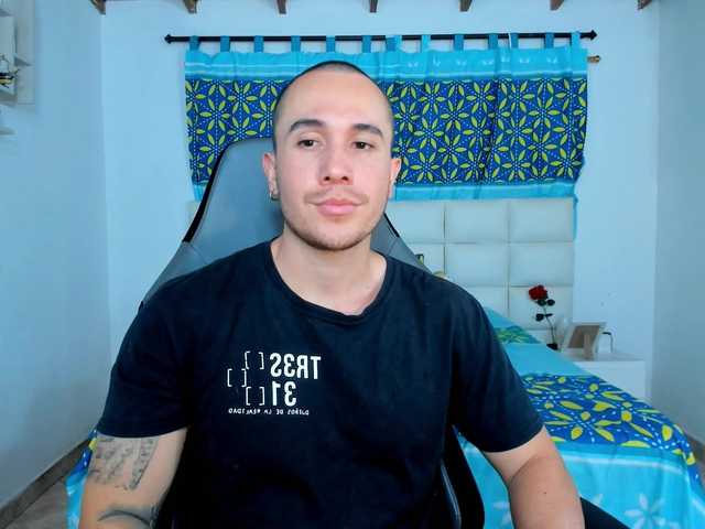 Live sex webcam photo for juan-Jimenez #290469075