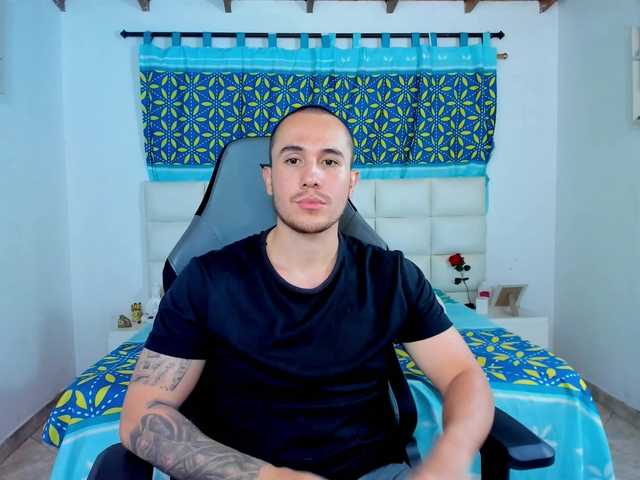 Live sex webcam photo for juan-Jimenez #290497540