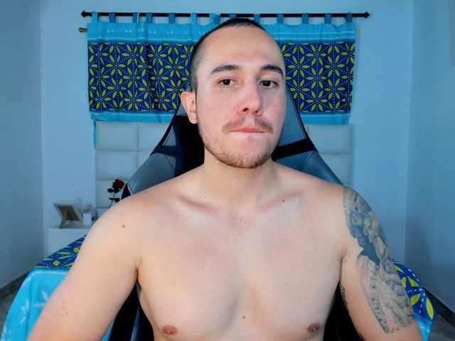 Live sex webcam photo for juan-Jimenez #290537904