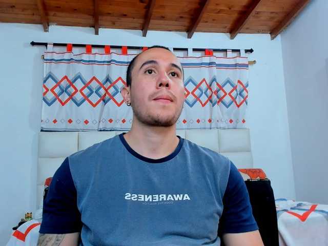 Live sex webcam photo for juan-Jimenez #290823821