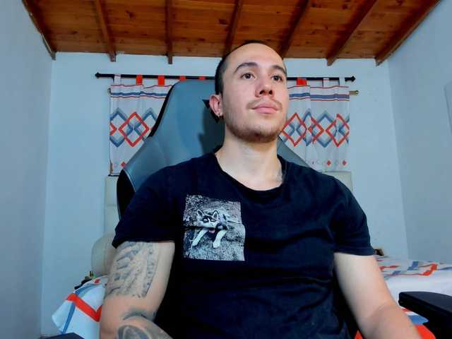 Live sex webcam photo for juan-Jimenez #290843200