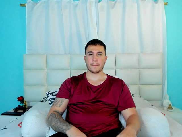 Live sex webcam photo for juan-Jimenez #291875109