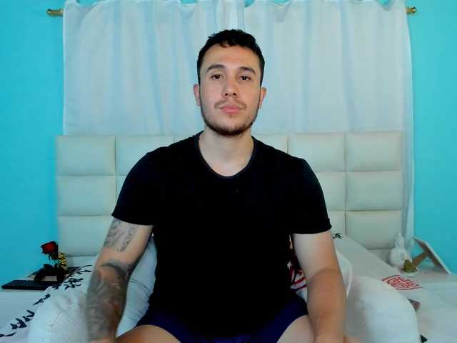 Live sex webcam photo for juan-Jimenez #291943698