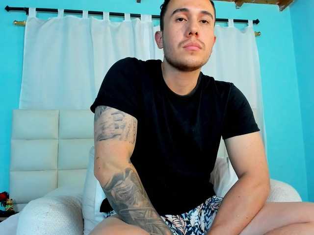 Live sex webcam photo for juan-Jimenez #292098553