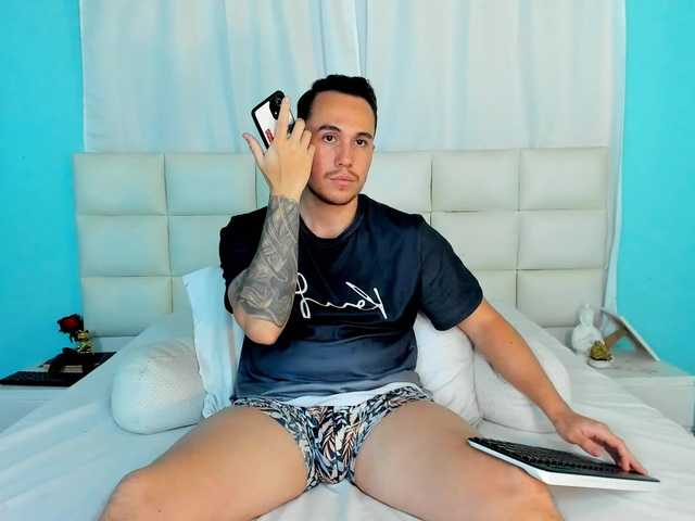 Live sex webcam photo for juan-Jimenez #292110698