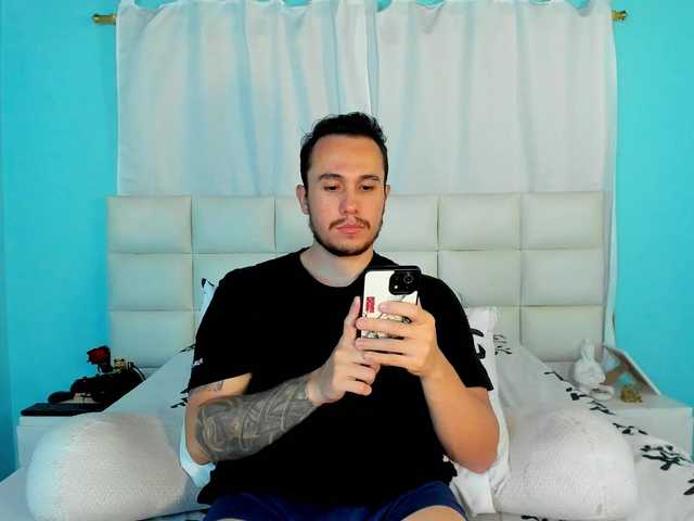 Live sex webcam photo for juan-Jimenez #292259242