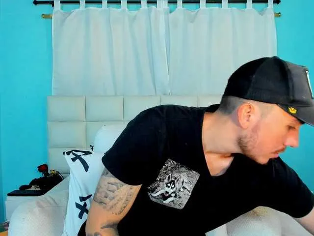 Live sex webcam photo for juan-Jimenez #292271966