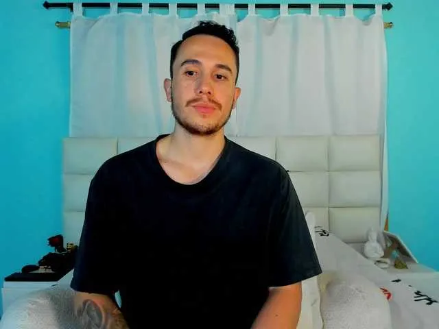 Live sex webcam photo for juan-Jimenez #292317616