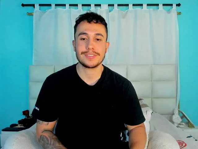 Live sex webcam photo for juan-Jimenez #292343911