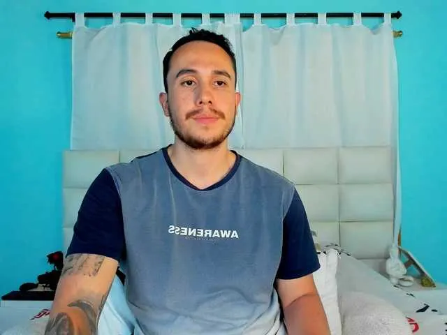 Live sex webcam photo for juan-Jimenez #292350747