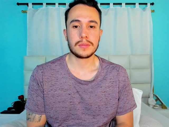 Live sex webcam photo for juan-Jimenez #292411680