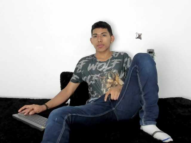 Live sex webcam photo for juanca-boyhot #275645062