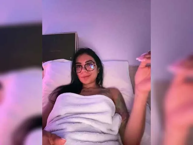 Live sex webcam photo for juanita-fox #290977938