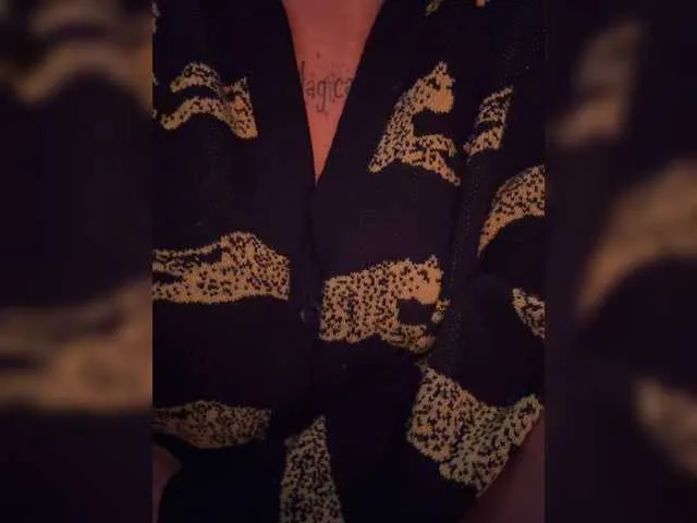 Live sex webcam photo for juanita-fox #291751853