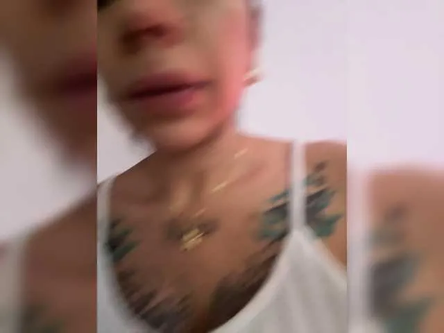 Live sex webcam photo for juanita-fox #292151194