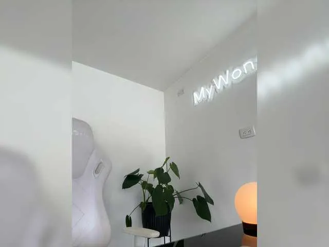 Live sex webcam photo for juanita-fox #292185248