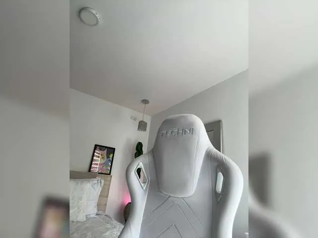 Live sex webcam photo for juanita-fox #292371347