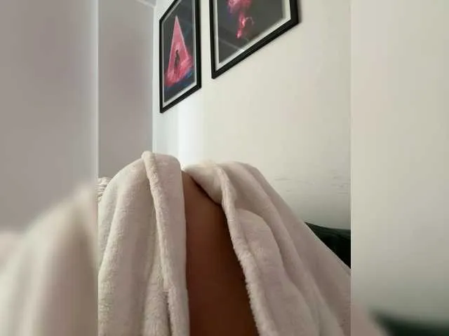 Live sex webcam photo for juanita-fox #292376619