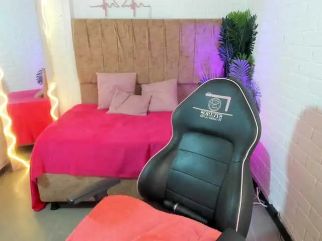 Live sex webcam photo for juanita-tay #291832144