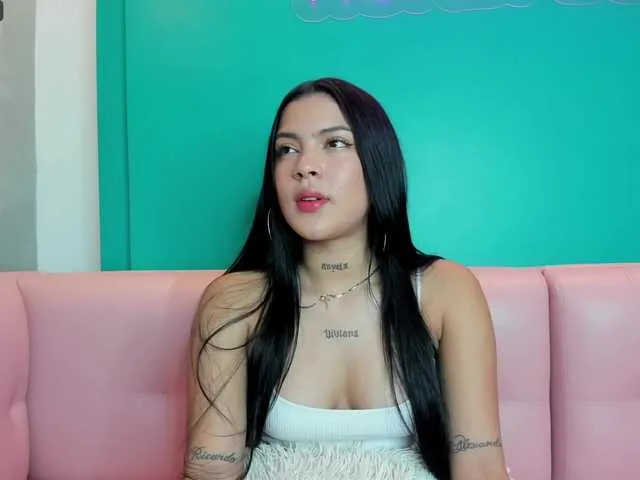 Live sex webcam photo for juanitamonroe #275605478