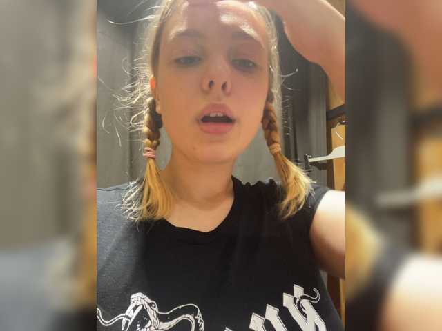 Live sex webcam photo for jucieLussie #274411459