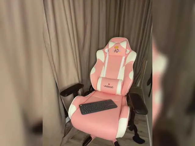 Live sex webcam photo for jucieLussie #274426797