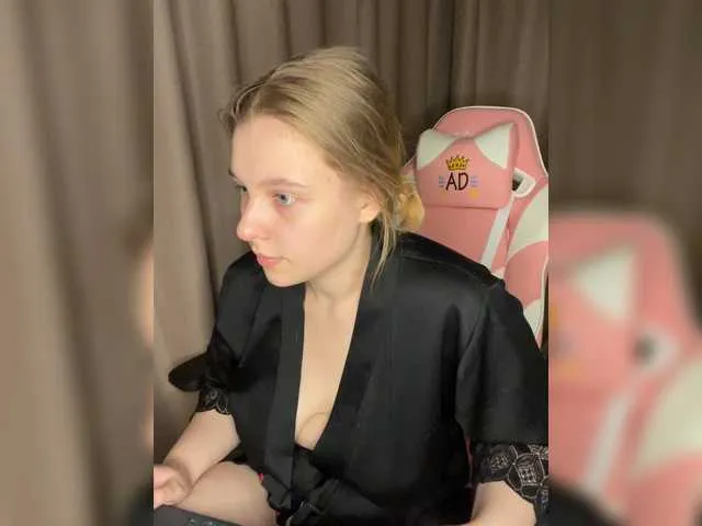 Live sex webcam photo for jucieLussie #274498290