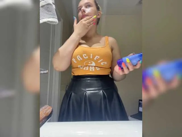 Live sex webcam photo for jucieLussie #274602420